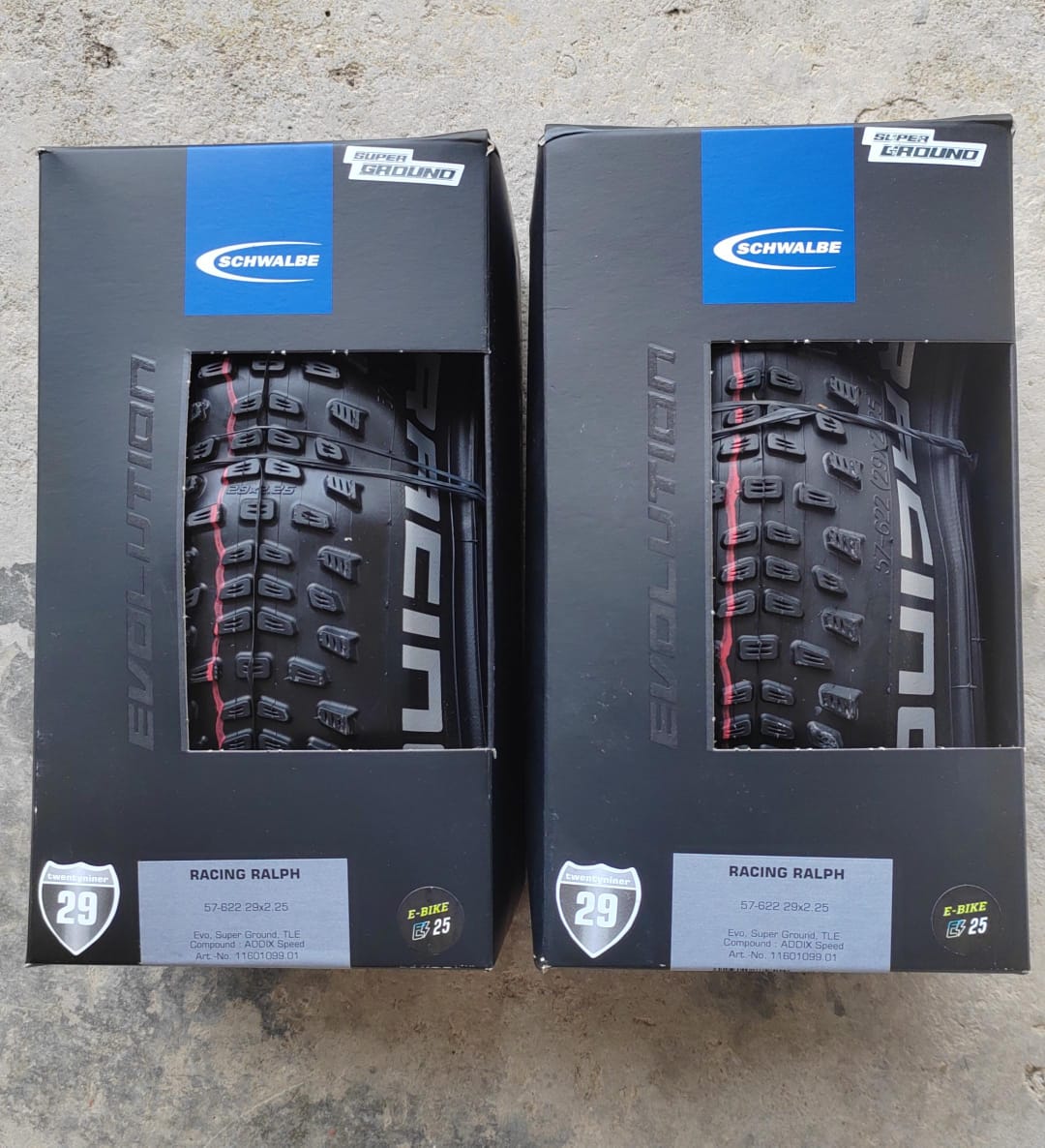 SCHWALBE RACING RALPH SUPERGROUND SUPER GRIP ADDIX SPEED MTB TIRE TYRE