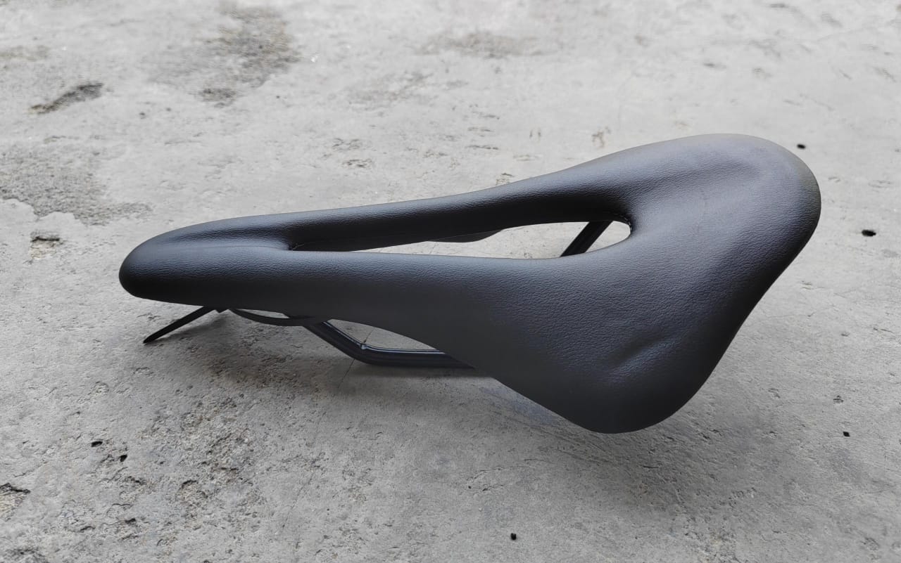 SDL08 PU LEATHER SADDLE